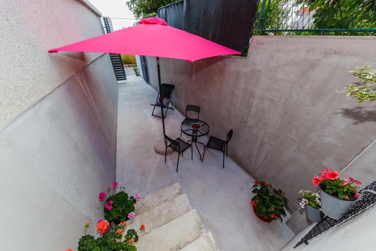 Apartmani Ujakovic Kaštela 外观 照片