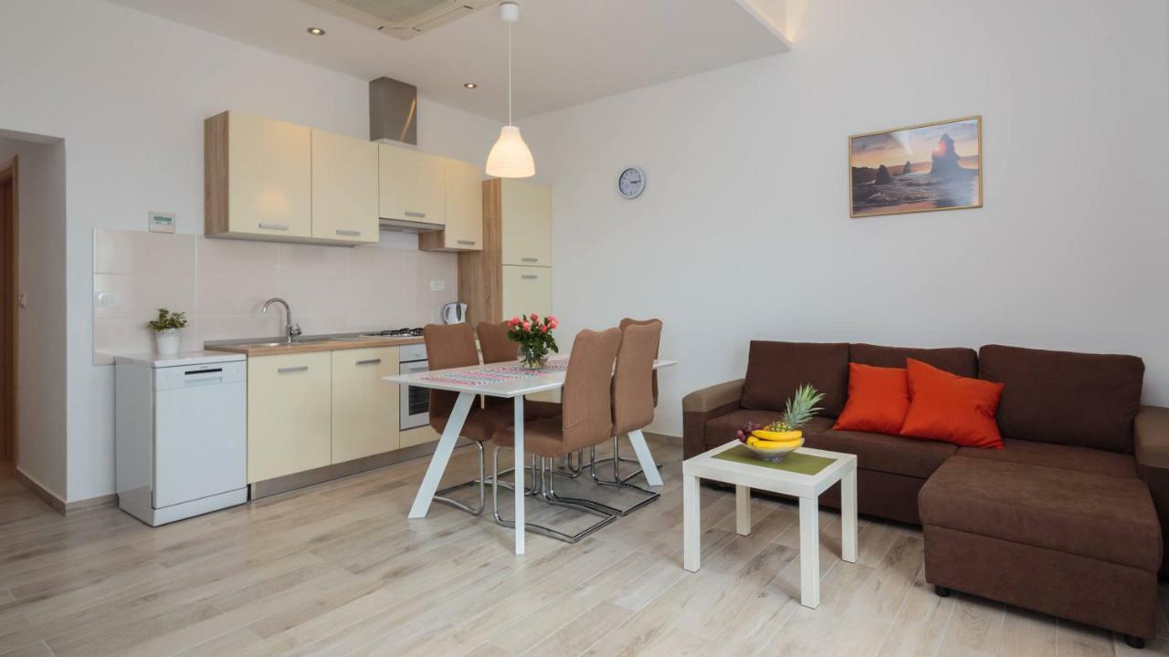 Apartmani Ujakovic Kaštela 外观 照片