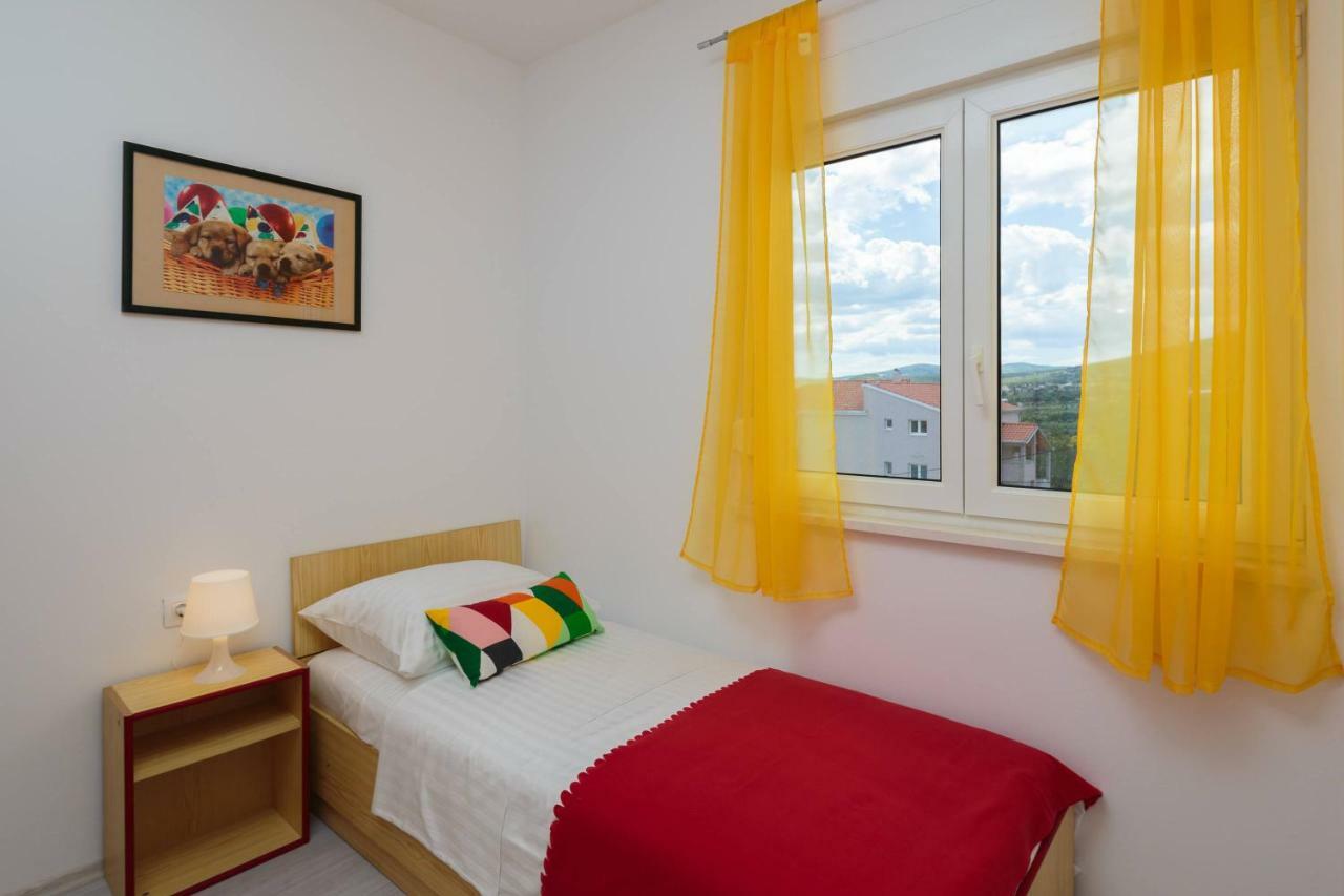 Apartmani Ujakovic Kaštela 外观 照片