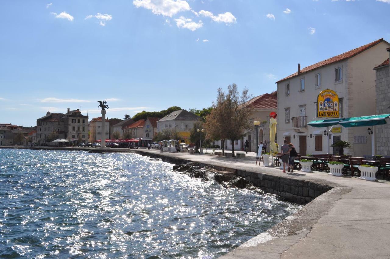 Apartmani Ujakovic Kaštela 外观 照片