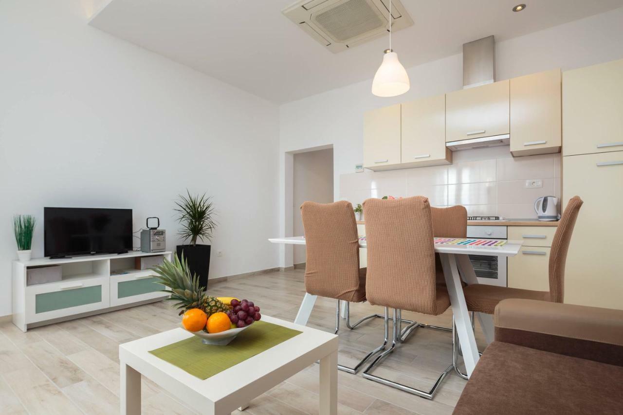 Apartmani Ujakovic Kaštela 外观 照片