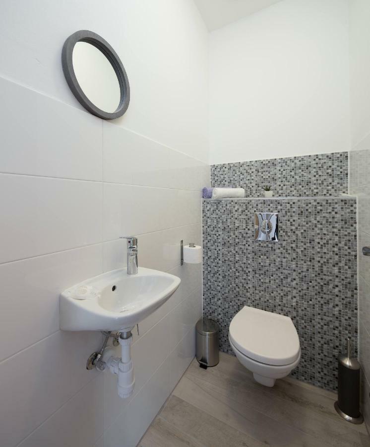 Apartmani Ujakovic Kaštela 外观 照片