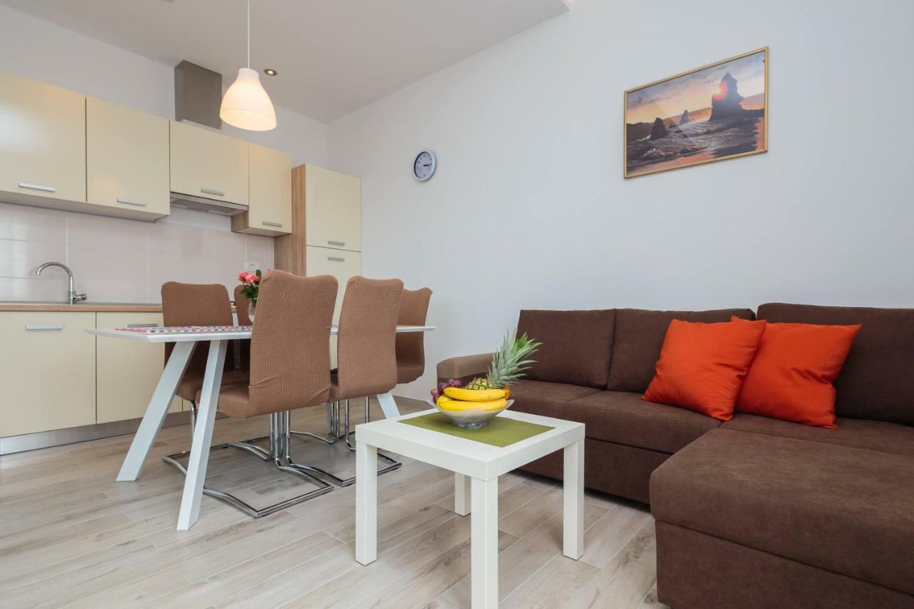 Apartmani Ujakovic Kaštela 外观 照片